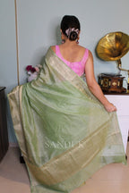 Aavni (Saree)