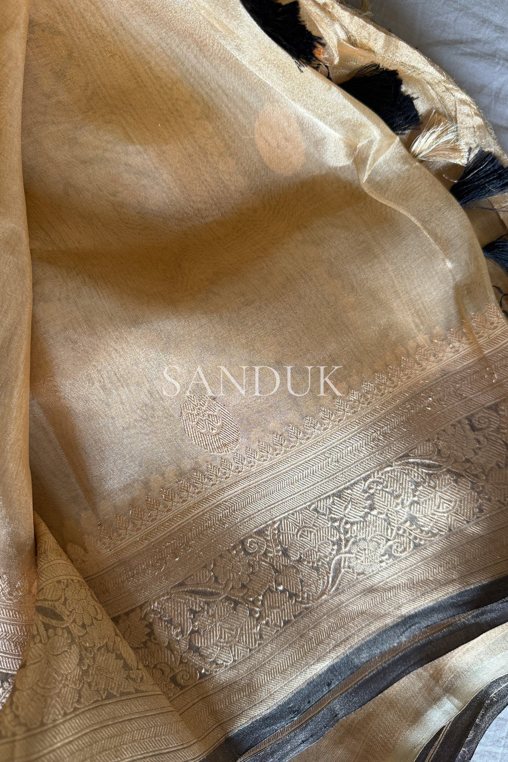 Tissue Chand Tara (Saree)