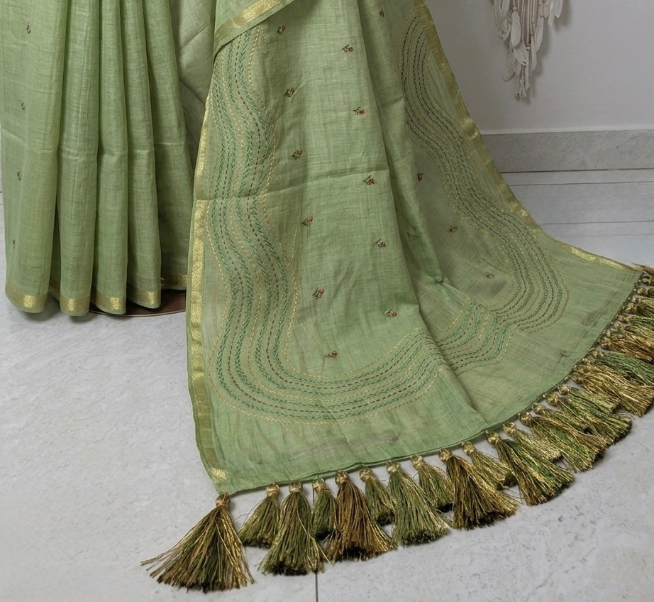 Elegant Sage Green Pure Cotton Saree with Scalloped Embroidered Pallu