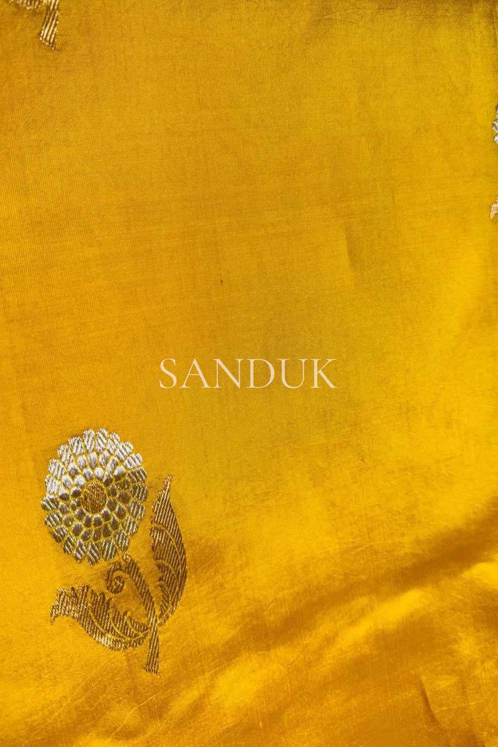 Flower motif Saree